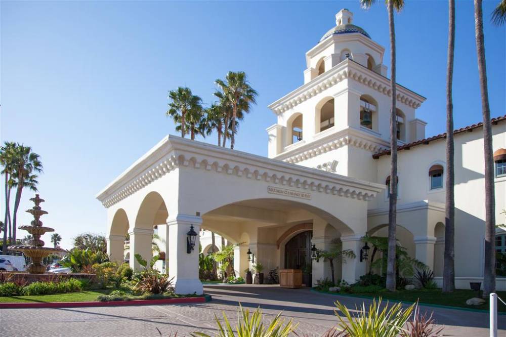 Embassy Suites By Hilton Mandalay Beach Hotel & Resort 1
