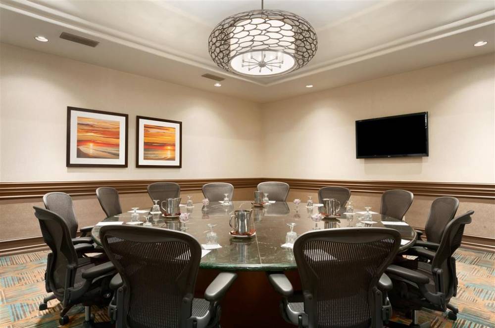 Embassy Suites By Hilton Mandalay Beach Hotel & Resort 2