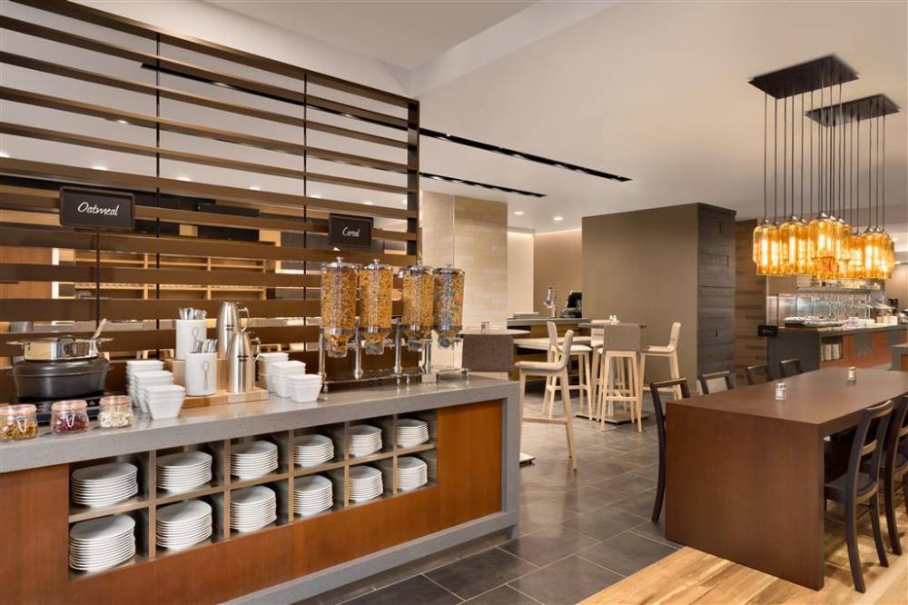 Embassy Suites By Hilton New York Manha 6