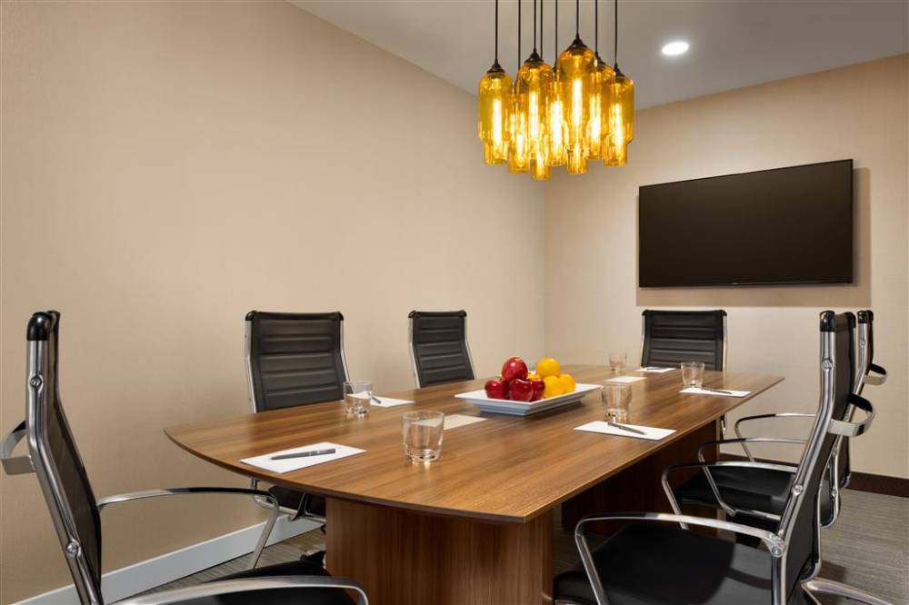 Embassy Suites By Hilton New York Manha 2