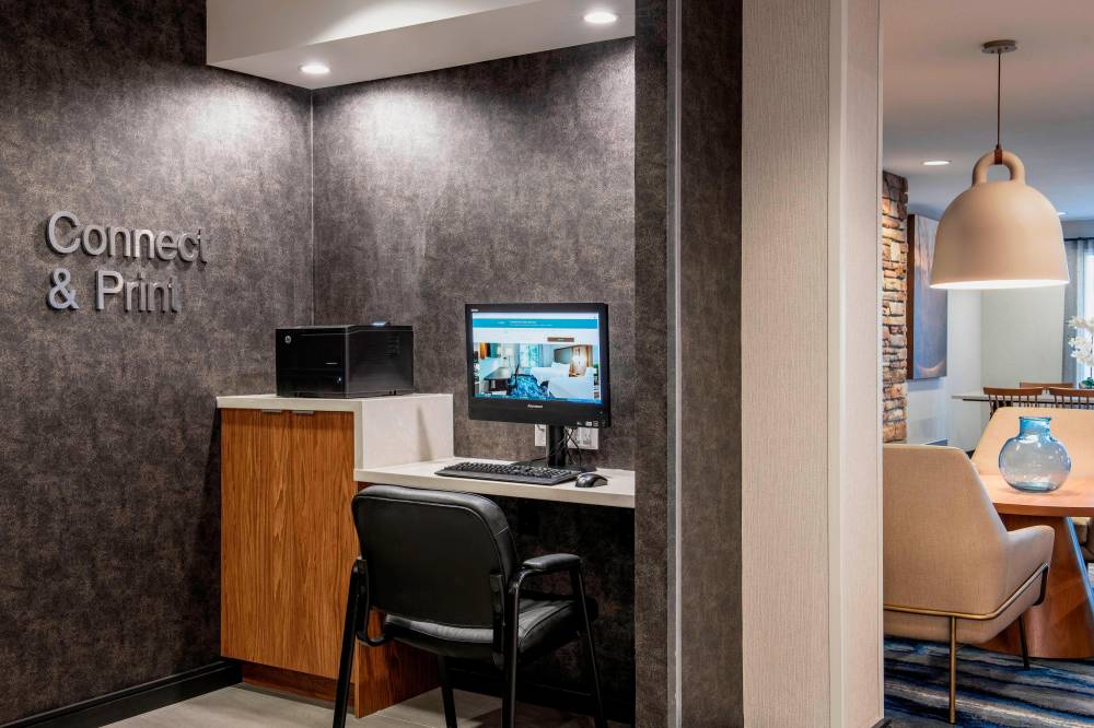 Fairfield Inn And Suites By Marriott Kelowna 4
