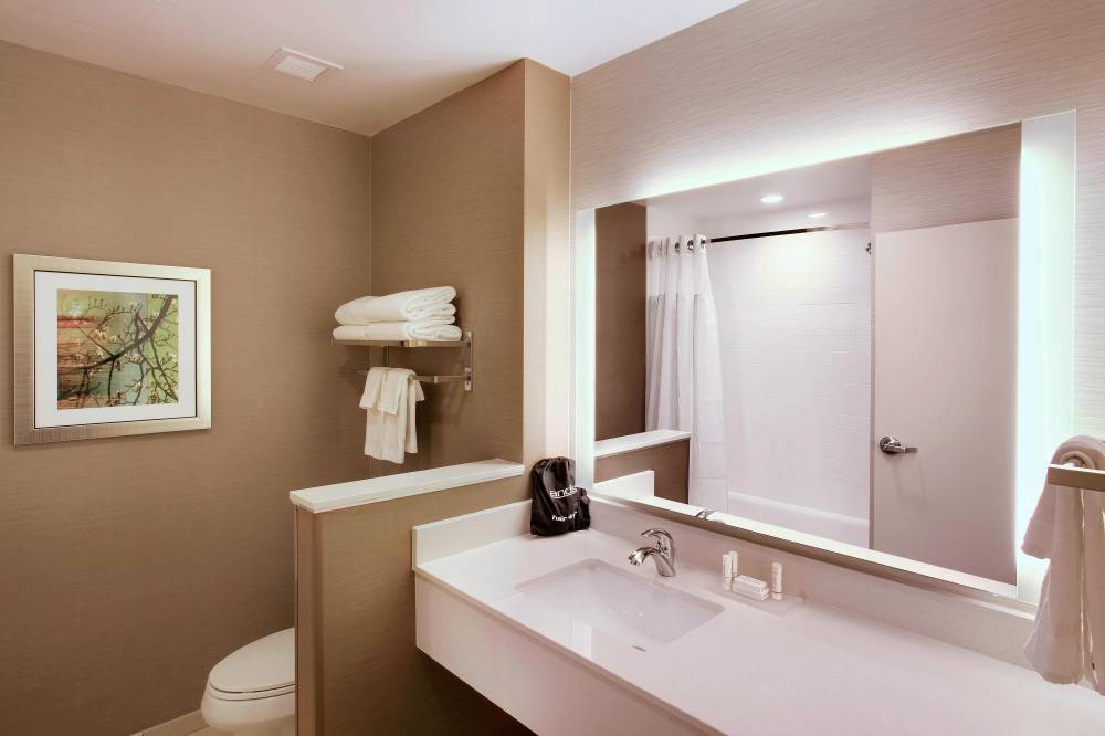 Fairfield Inn And Suites By Marriott Phoenix Tempe Airport 1