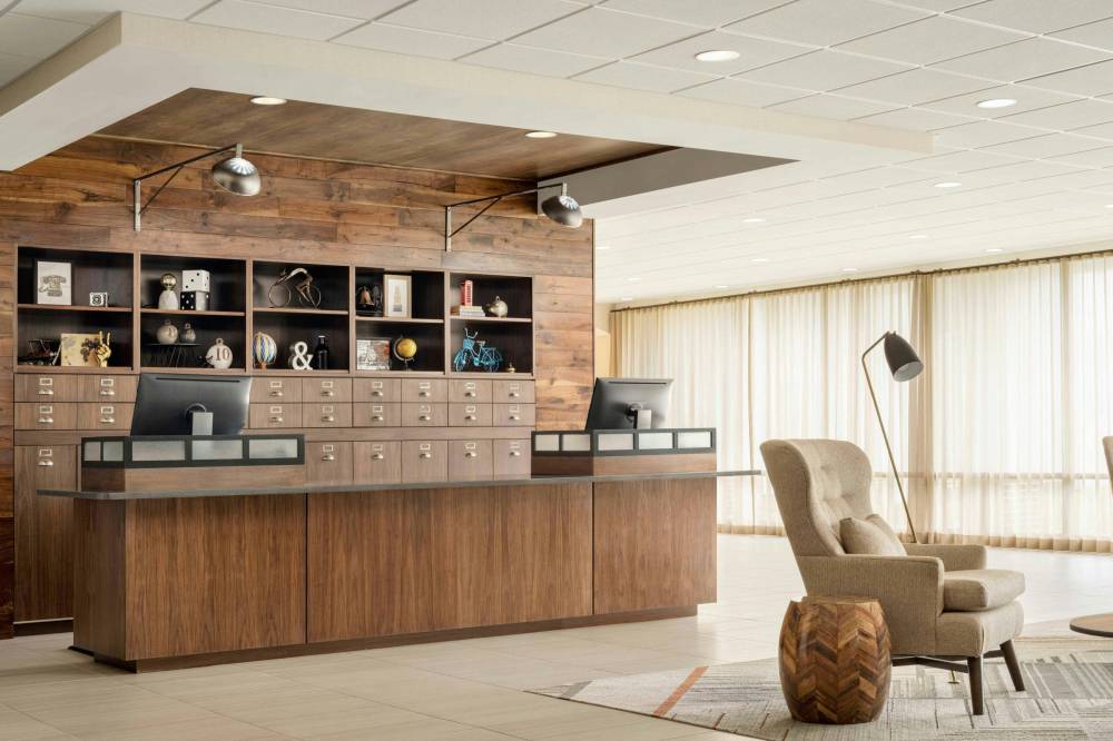 Four Points By Sheraton Oakville 1