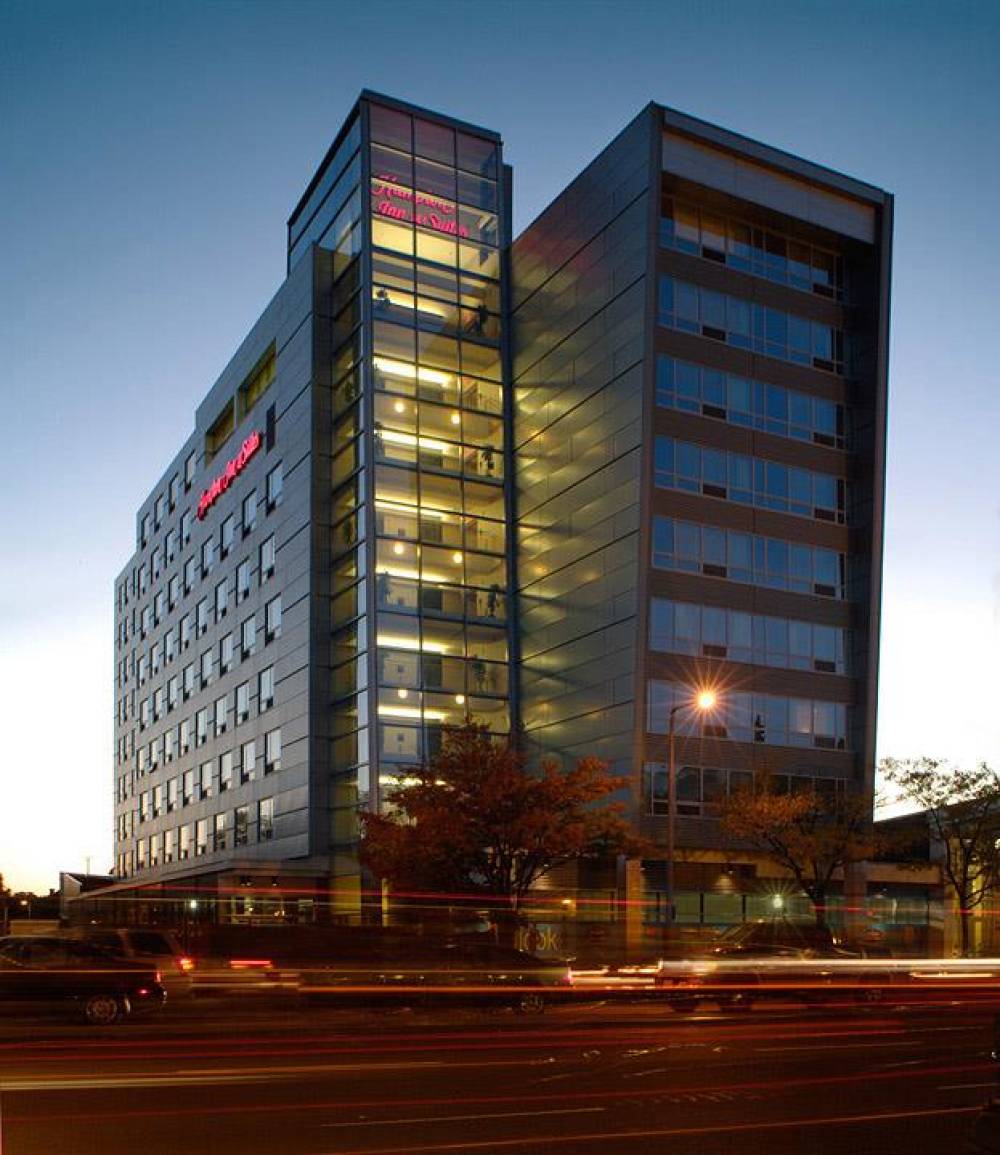 Hampton Inn & Suites Boston Crosstown Center 1