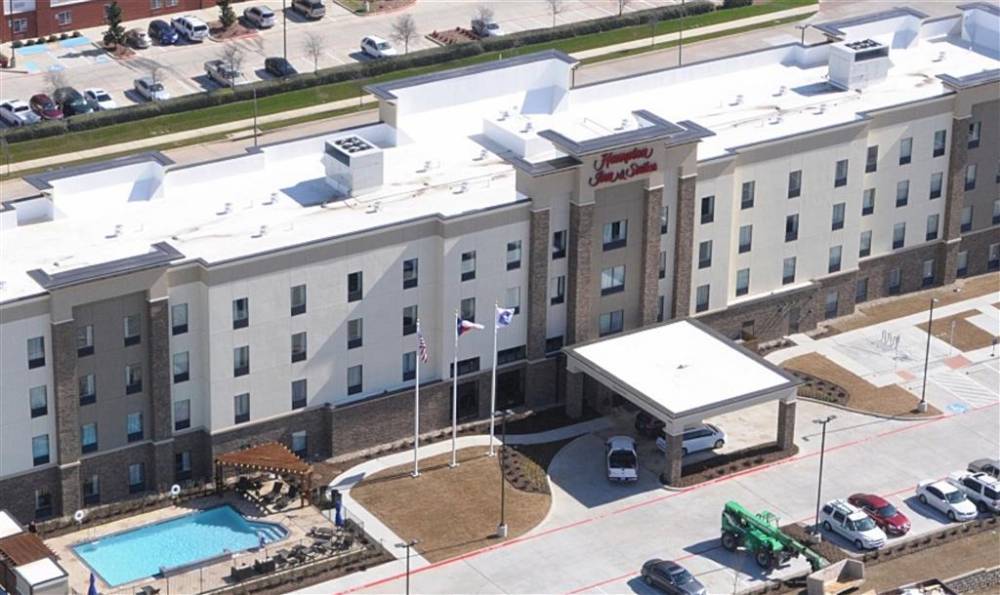 Hampton Inn And Suites Dallas/ft. Worth 1