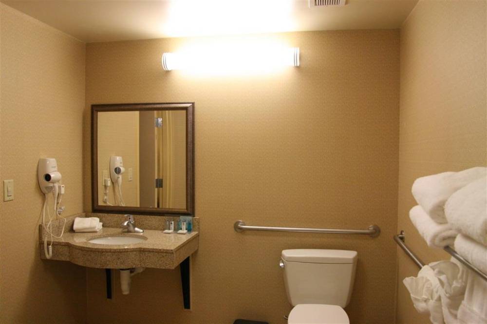 Hampton Inn And Suites Indianapolis-airport 7