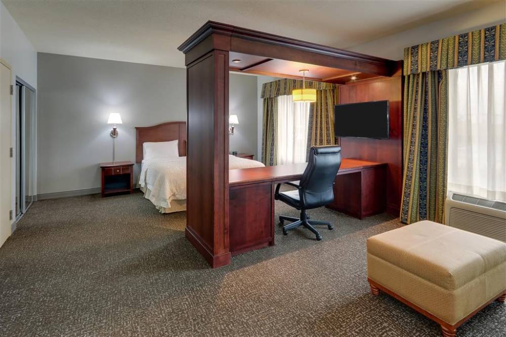 Hampton Inn And Suites Indianapolis-airport 6