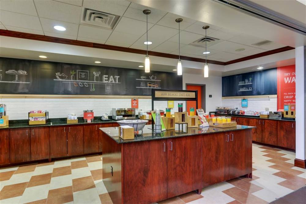 Hampton Inn And Suites Indianapolis-airport 5