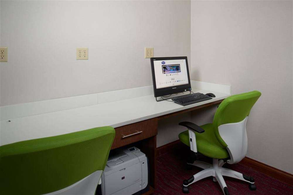 Hampton Inn Shelbyville 6
