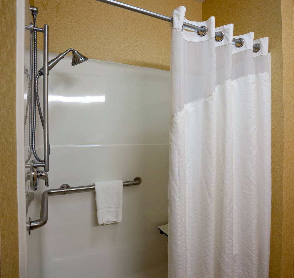 Holiday Inn Exp Stes Brandon 1