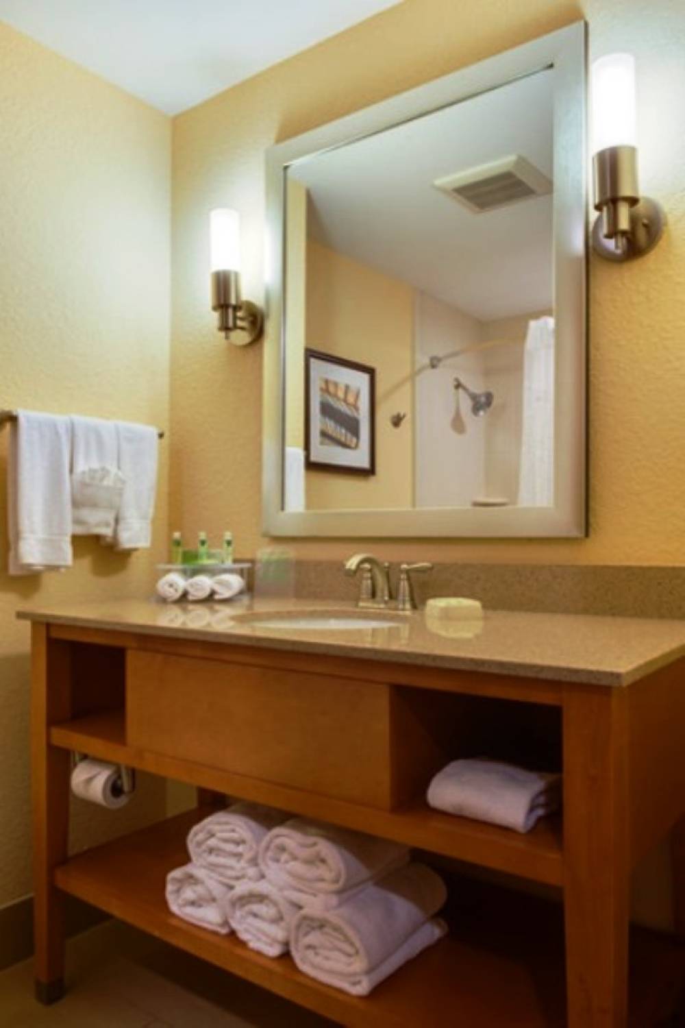 Holiday Inn Exp Stes Dania Beac 1