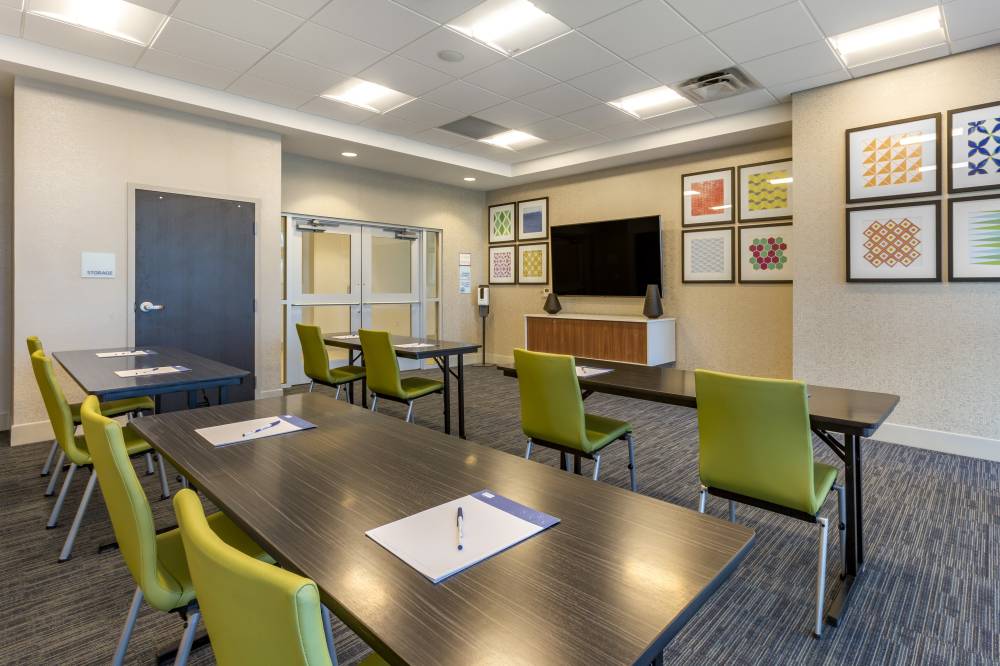 Holiday Inn Exp Stes Dwtn State Capitol 8