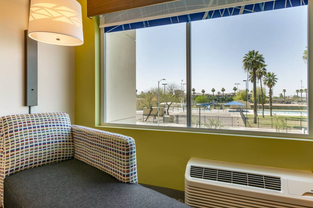 Holiday Inn Exp Stes Dwtn State Capitol 7