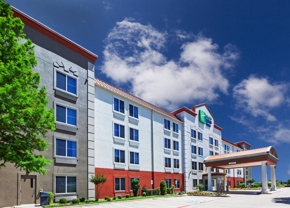 Holiday Inn Exp Stes Lewisvill 4