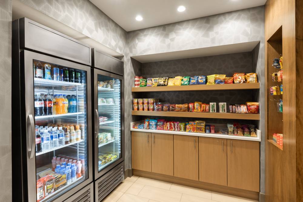 Holiday Inn Exp Stes Midtown By Ihg 8