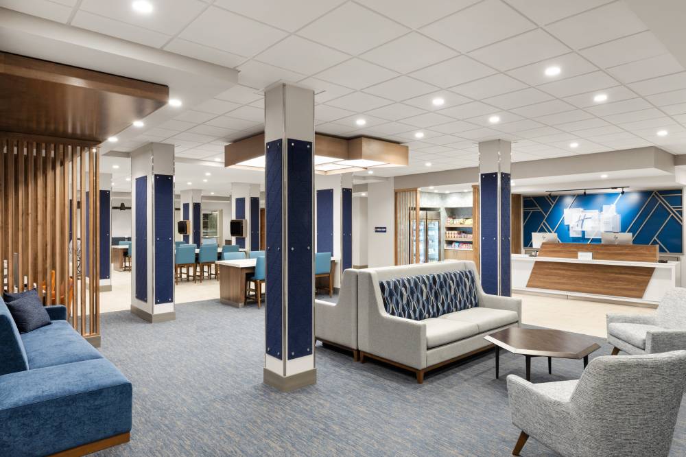 Holiday Inn Exp Stes Midtown By Ihg 3