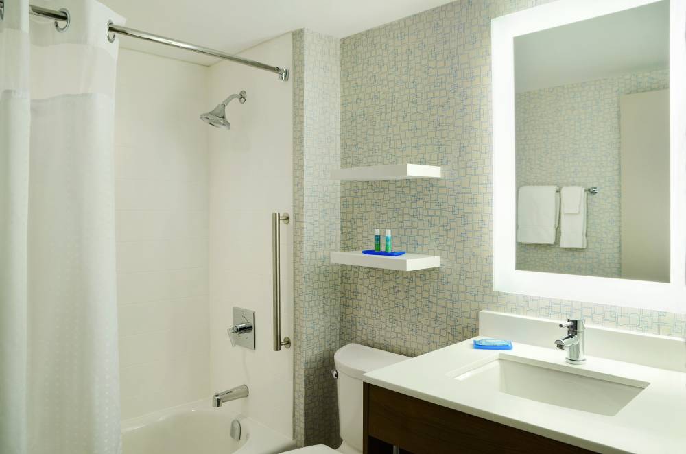 Holiday Inn Express Downtown 2