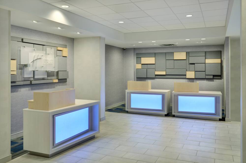 Holiday Inn Express Downtown 5