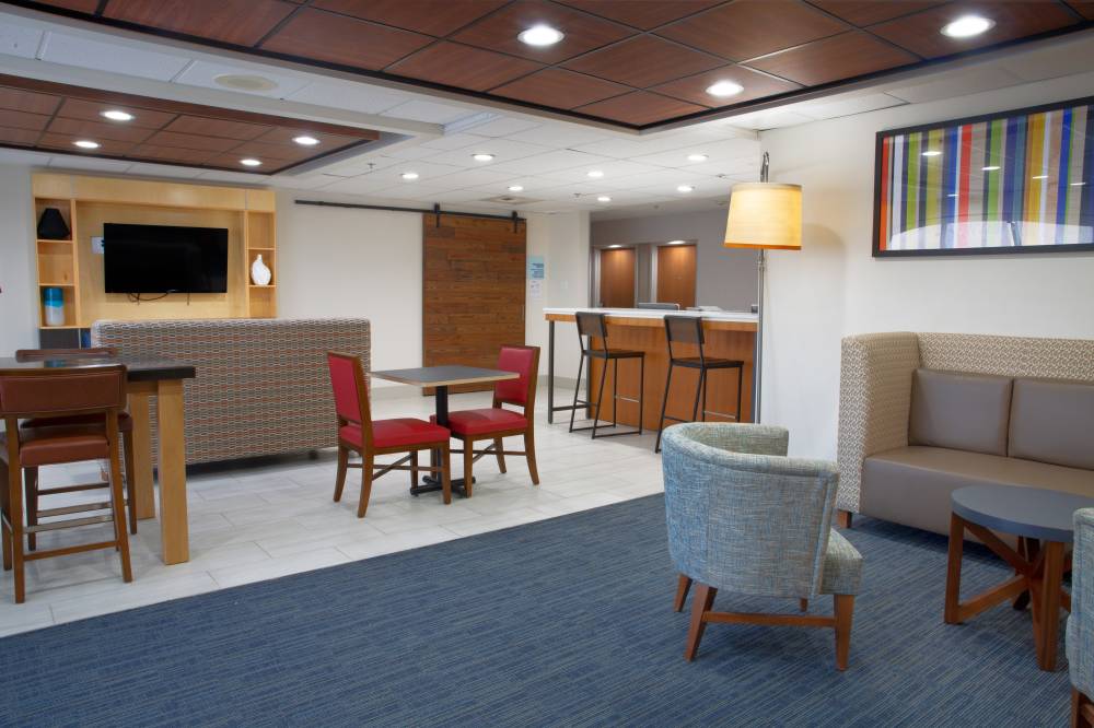 Holiday Inn Expstes Huber Hgts 7