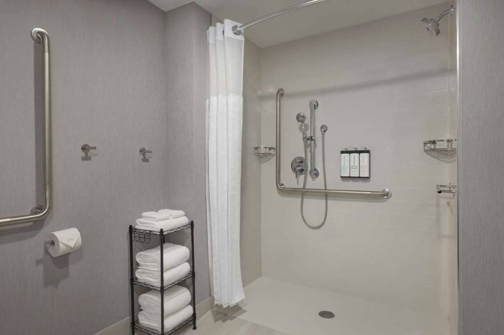 Hyatt Place Windsor 8