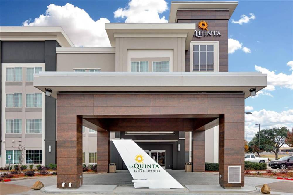 La Quinta Inn & Suites By Wyndham Dallas Love Field