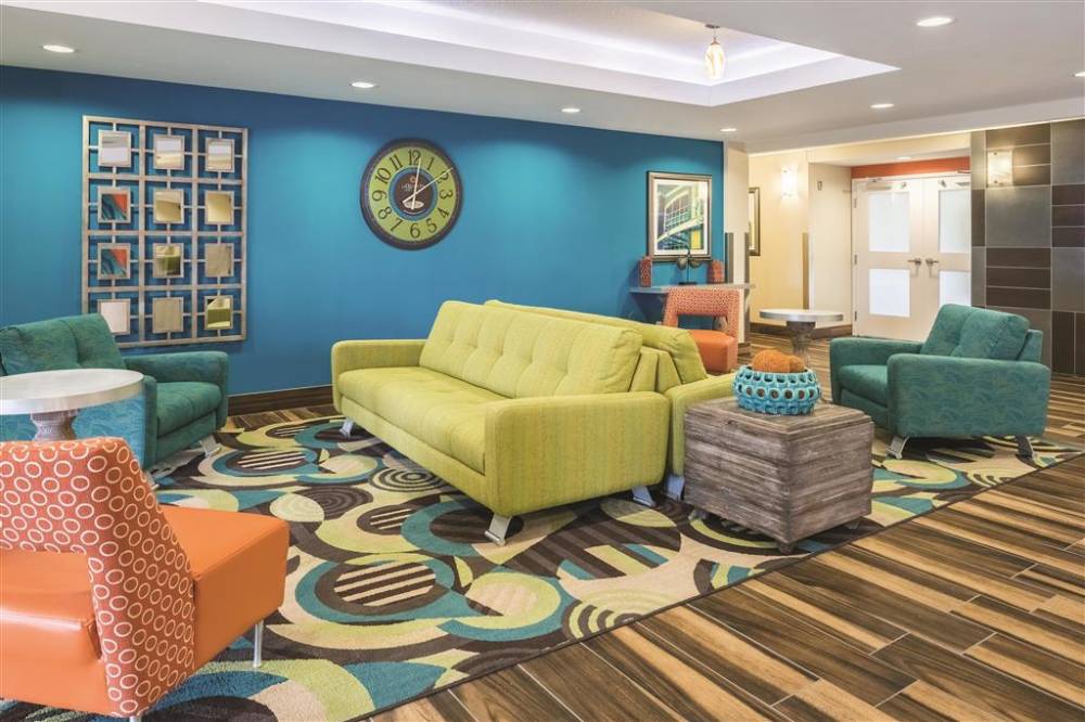 La Quinta Inn & Suites By Wyndham Grand Forks 5