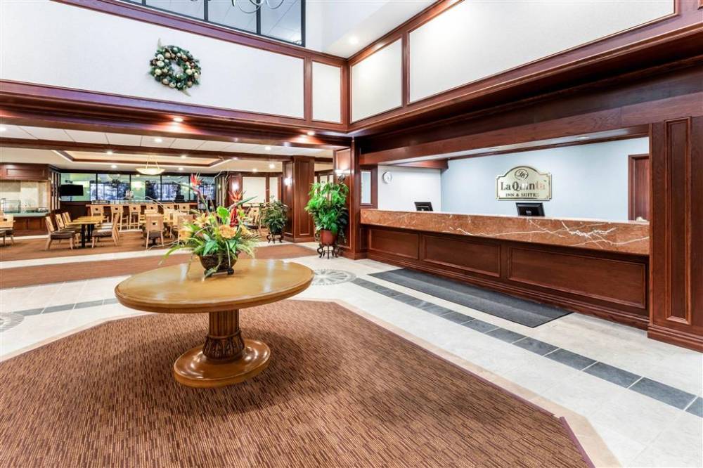 La Quinta Inn & Suites By Wyndham Madison American Center 4