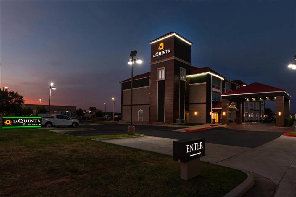 La Quinta Inn & Suites By Wyndham Midland North 2