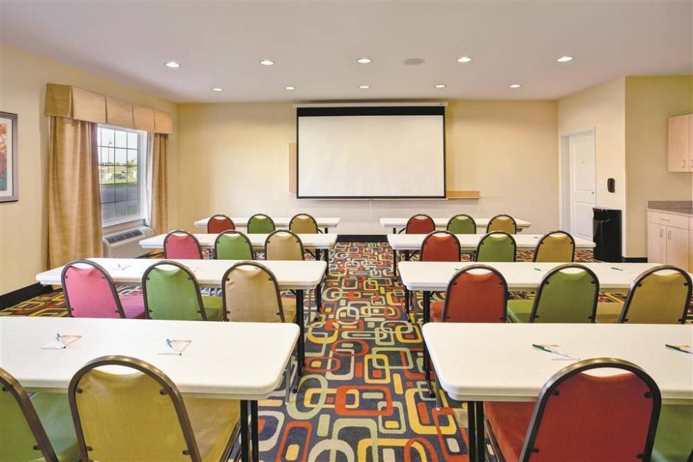 La Quinta Inn & Suites By Wyndham Rochester Mayo Clinic S 2