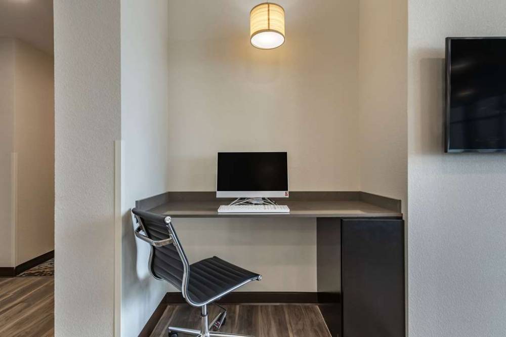 Mainstay Suites Milwaukee-franklin 3