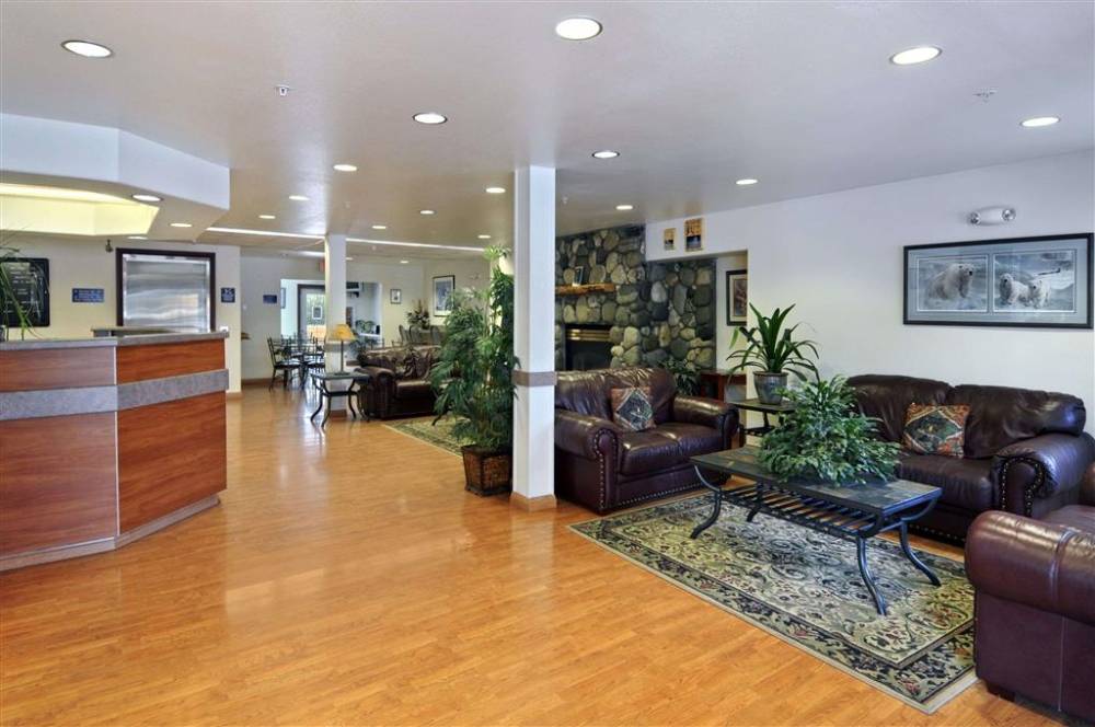 Microtel Eagle River 3