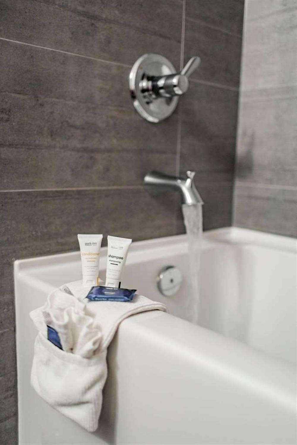 Park Inn By Radisson Edmonton Airport 3