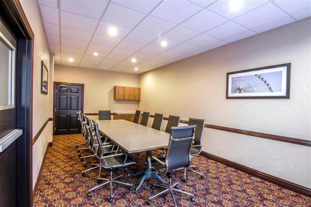 Quality Inn And Suites I-35 E/walnut Hil 2