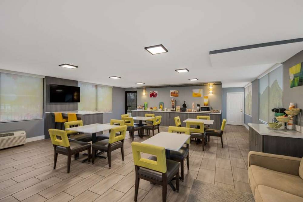 Quality Inn Asheville Airport 9