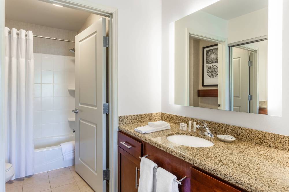 Suite Bathroom