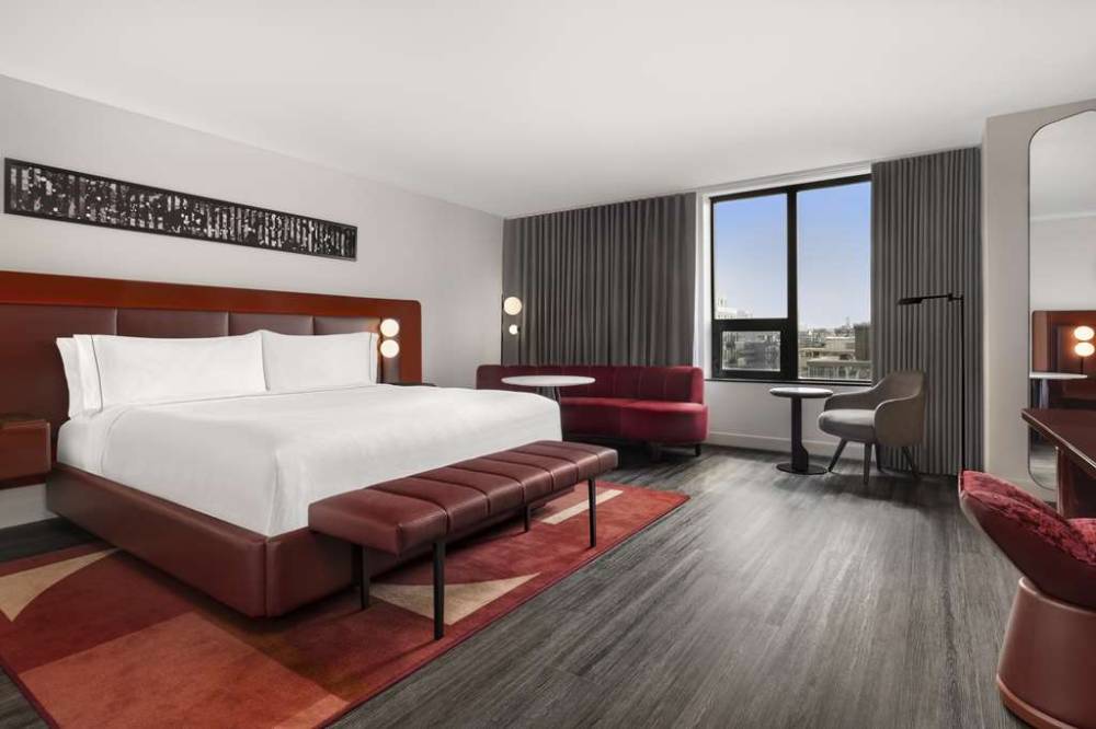 Revery Toronto Downtown  Curio Collection By Hilton 7