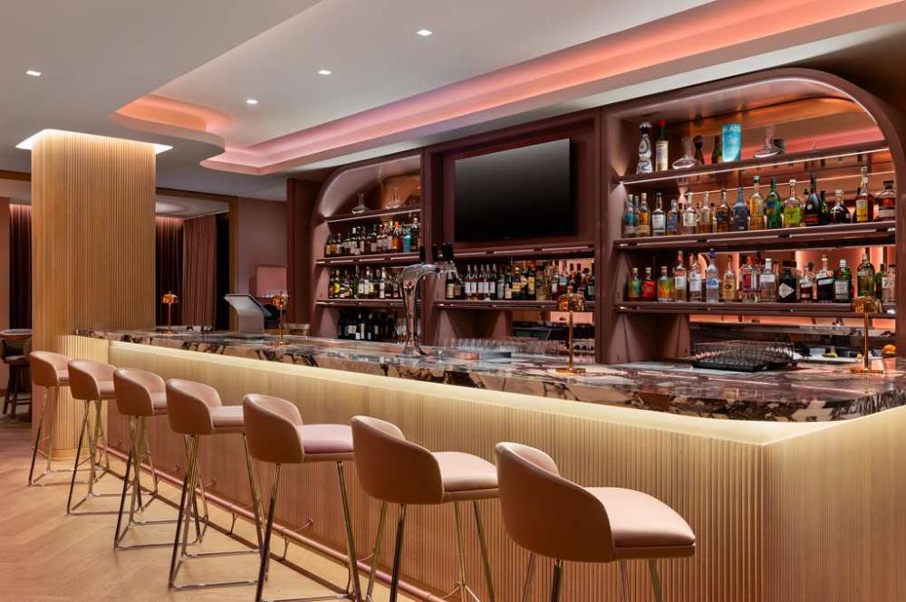 Revery Toronto Downtown  Curio Collection By Hilton 4