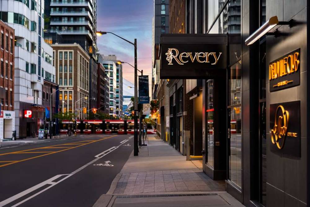 Revery Toronto Downtown  Curio Collection By Hilton 1