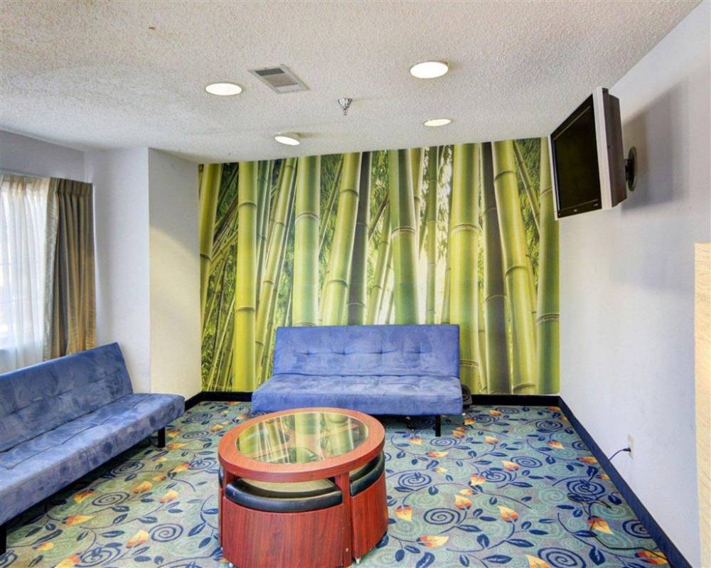 Rodeway Inn And Suites Lewisville I-35 6