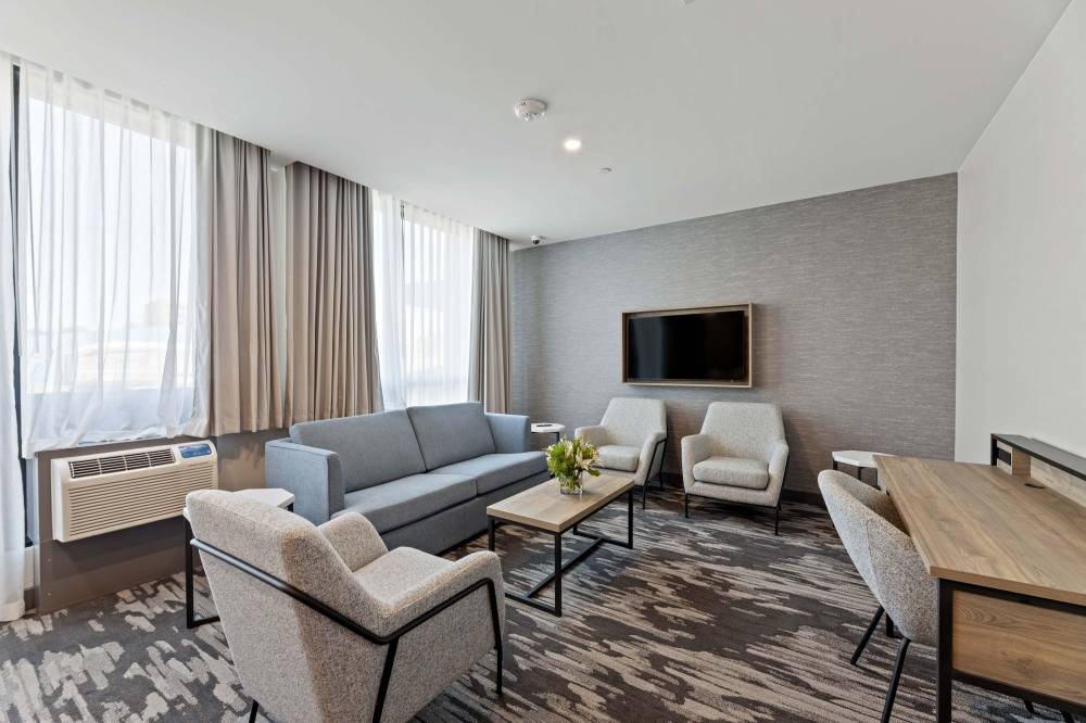 Sandman Signature Las Colinas Hotel And Suites 8