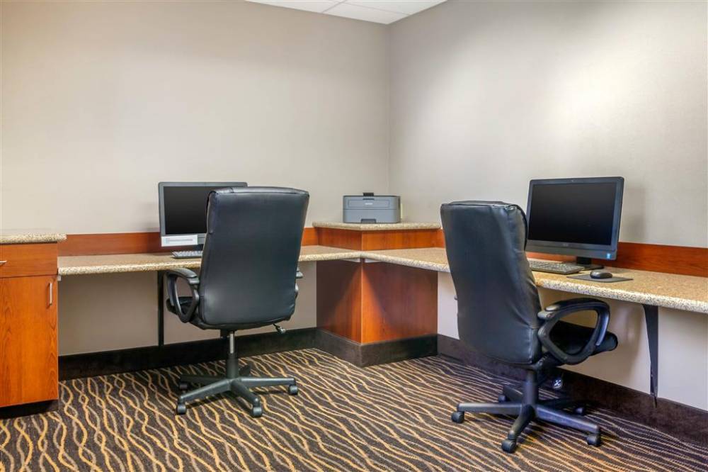Sleep Inn & Suites Airport 8