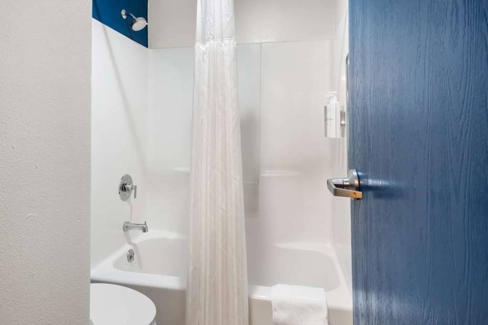 Spark By Hilton Grapevine Dfw North 8