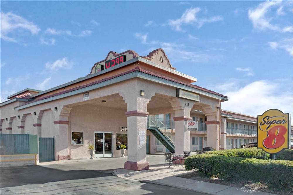 Super 8 By Wyndham Tucson Downtown Convention Center