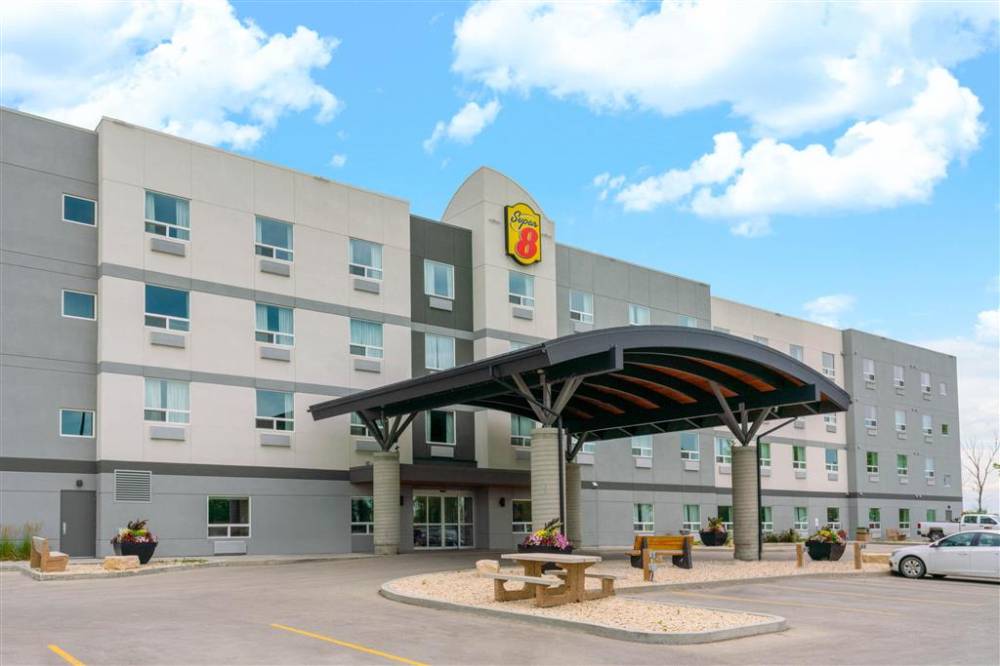 Super 8 By Wyndham Winnipeg East Mb 1