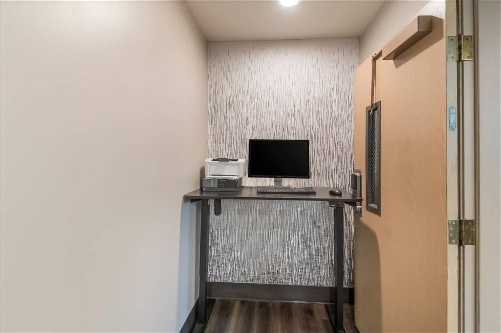 Surestay Plus By Best Western Seatac Airport 2