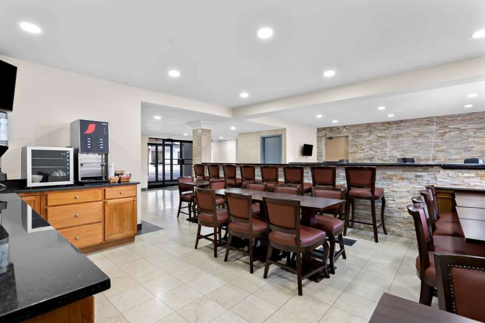 Surestay Plus By Best Western Windsor 9