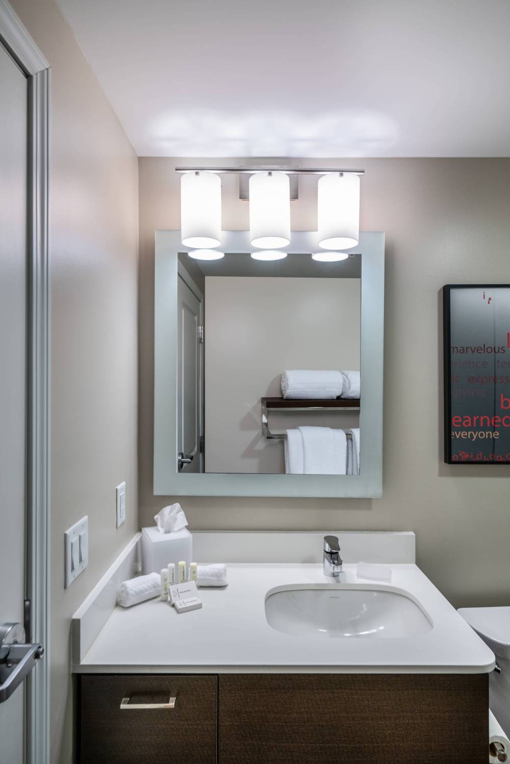 Towneplace Suites By Marriott Milwaukee Oak Creek 3
