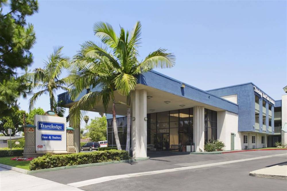 Travelodge Inn & Suites By Wyndham Anaheim On Disneyland Dr 1