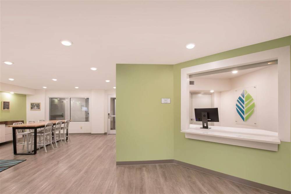 Woodspring Suites Savannah Pooler 3